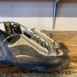 Womens climbing shoes